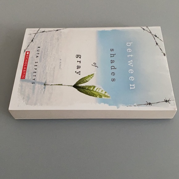 Between Shades of Gray by Ruta Sepetys - Picture 2 of 3